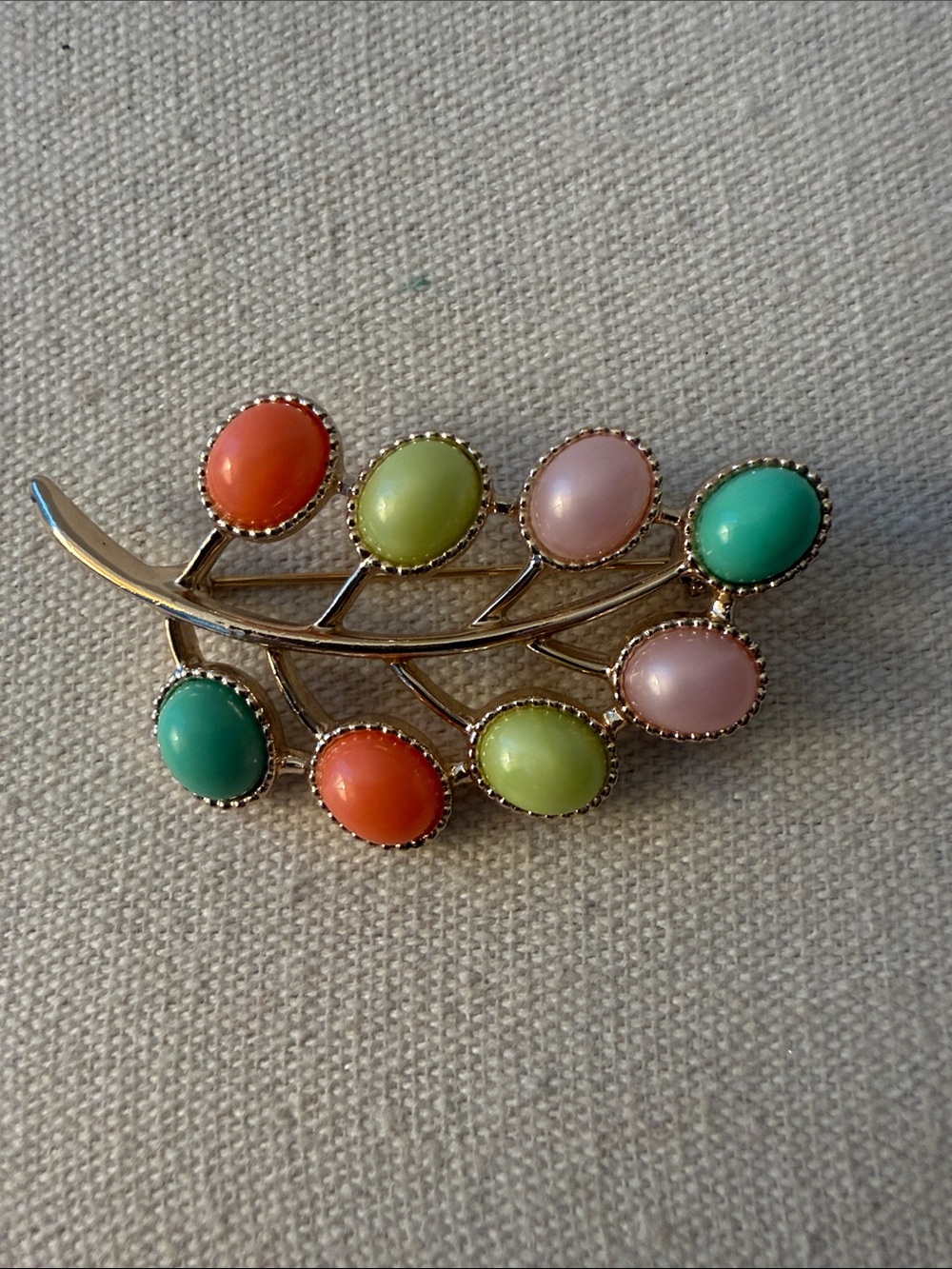 Vintage Signed Sarah Coventry “Candy Land” Leaf Brooch. Circa 1973.